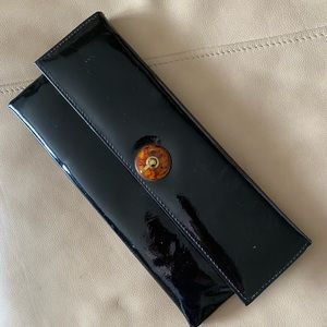 Beautiful leather clutch in excellent condition! Made in England